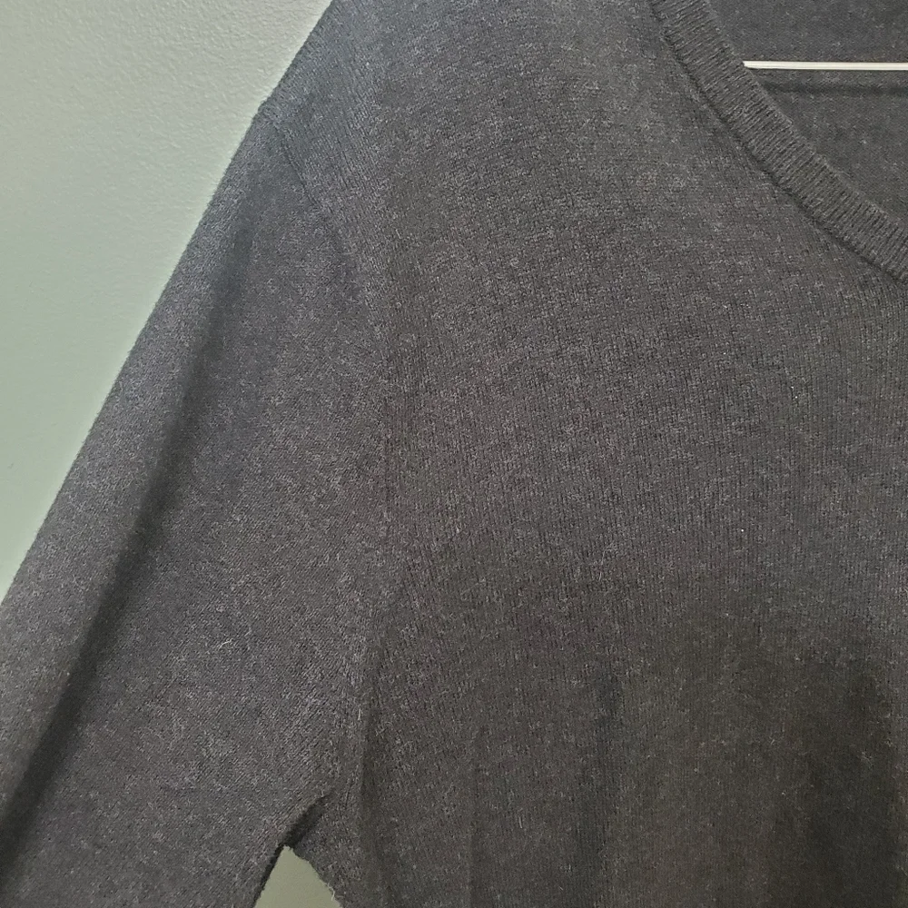 J.Crew Vneck Sweater 5%Cashmere‎ Preppy Business Casual Size Medium